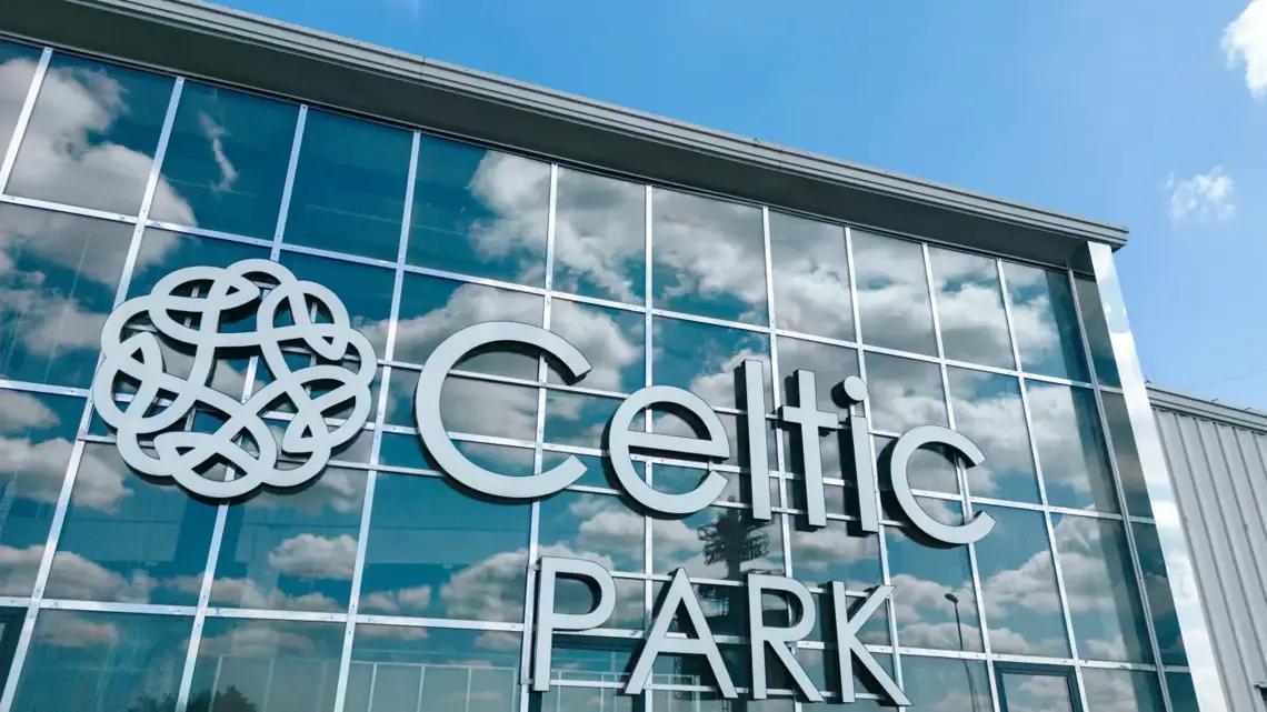 Magazyn samoobsługowy Celtic Self Storage Łomianki — widok z zewnątrz