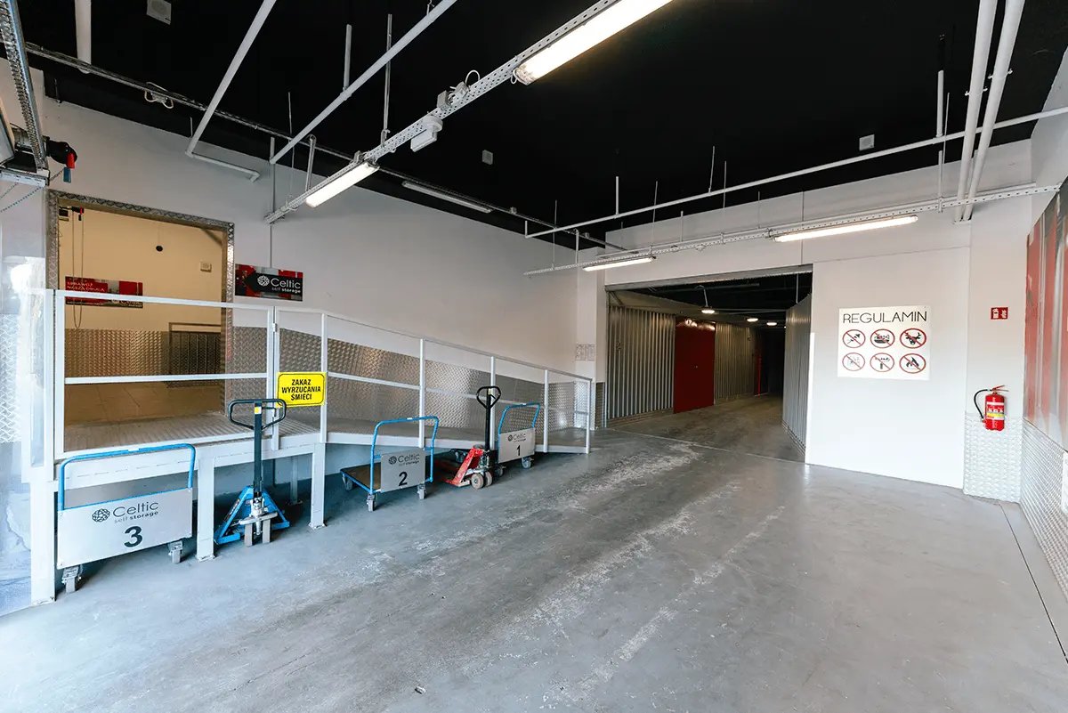 Jak dojechać do Celtic Łomianki z Bielan, Żoliborza i Białołęki – przewodnik